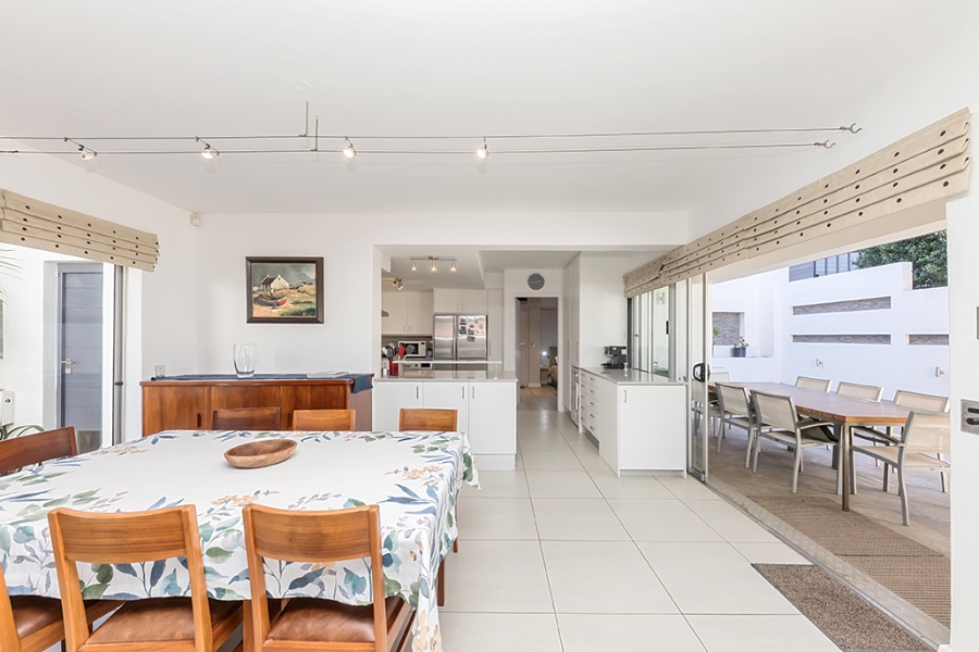 To Let 4 Bedroom Property for Rent in Tamboerskloof Western Cape